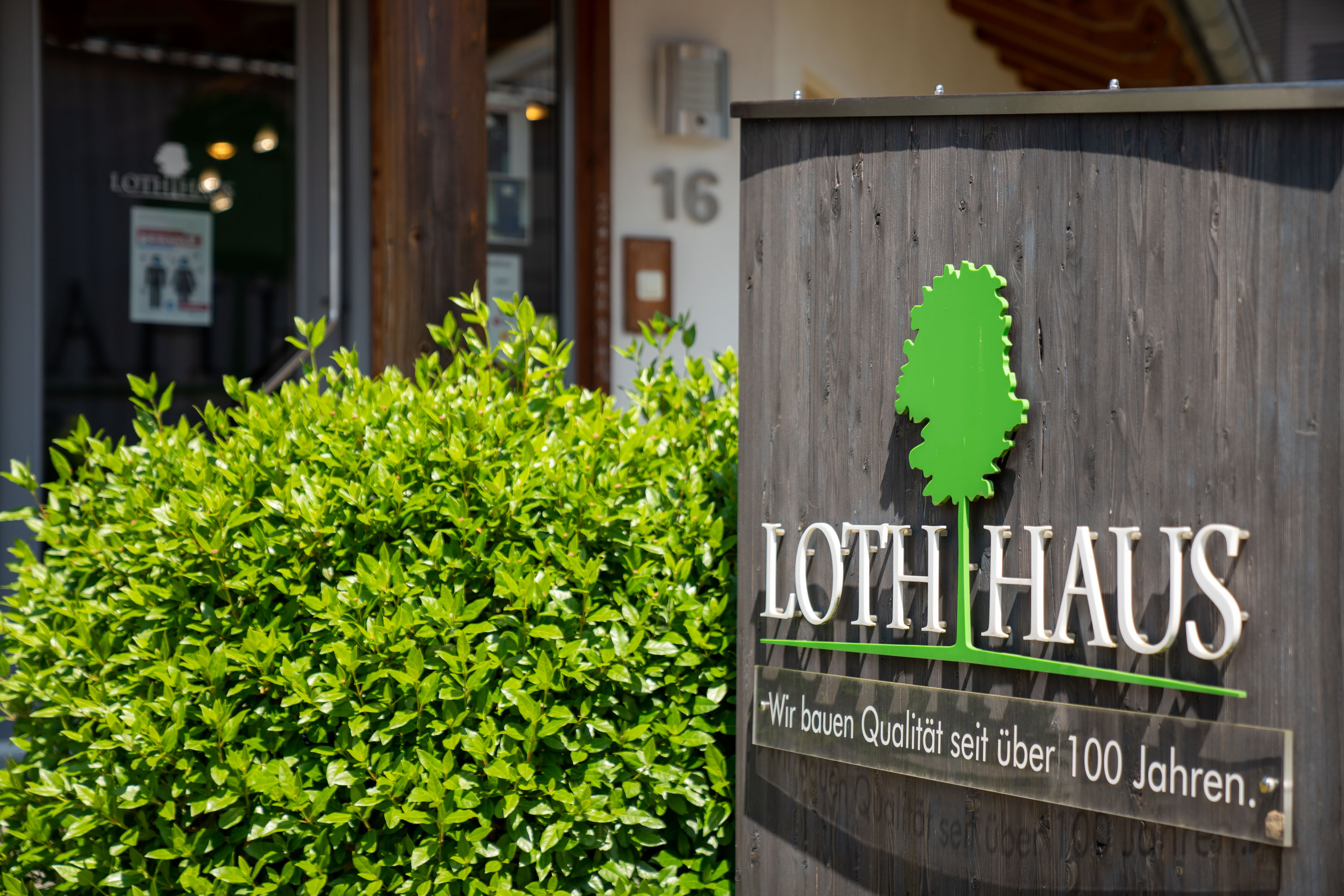 LOTH-HAUS Büroschild